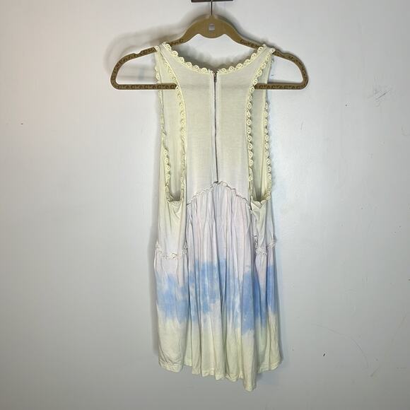 POL Yellow and Blue Toe Dye Babydoll Style Crochet Trim Sleeveless Top Sz MED - Picture 5 of 7